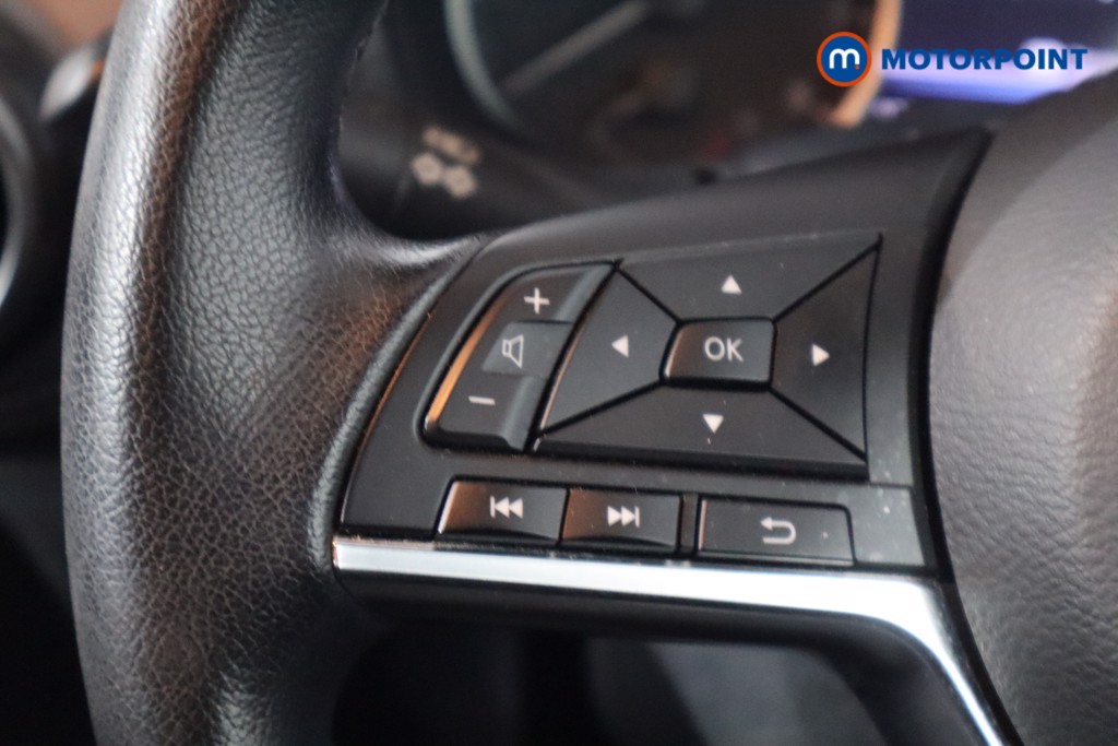 Nissan Juke N-Connecta Manual Petrol SUV - Stock Number (1576868) - 7th supplementary image