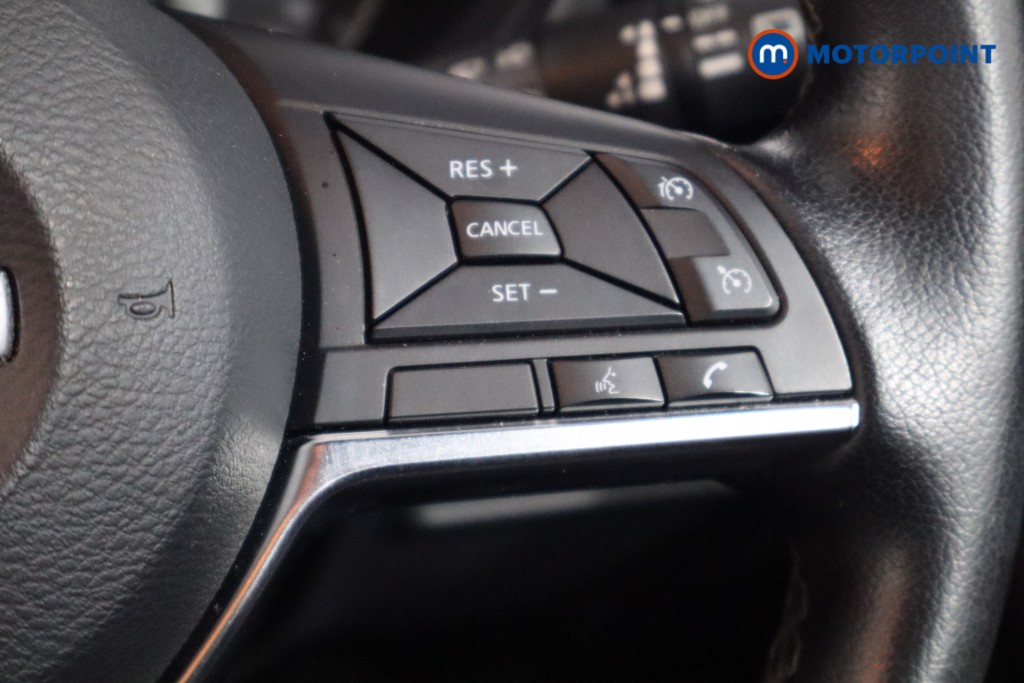 Nissan Juke N-Connecta Manual Petrol SUV - Stock Number (1576868) - 8th supplementary image