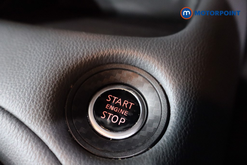 Nissan Juke N-Connecta Manual Petrol SUV - Stock Number (1576868) - 13th supplementary image
