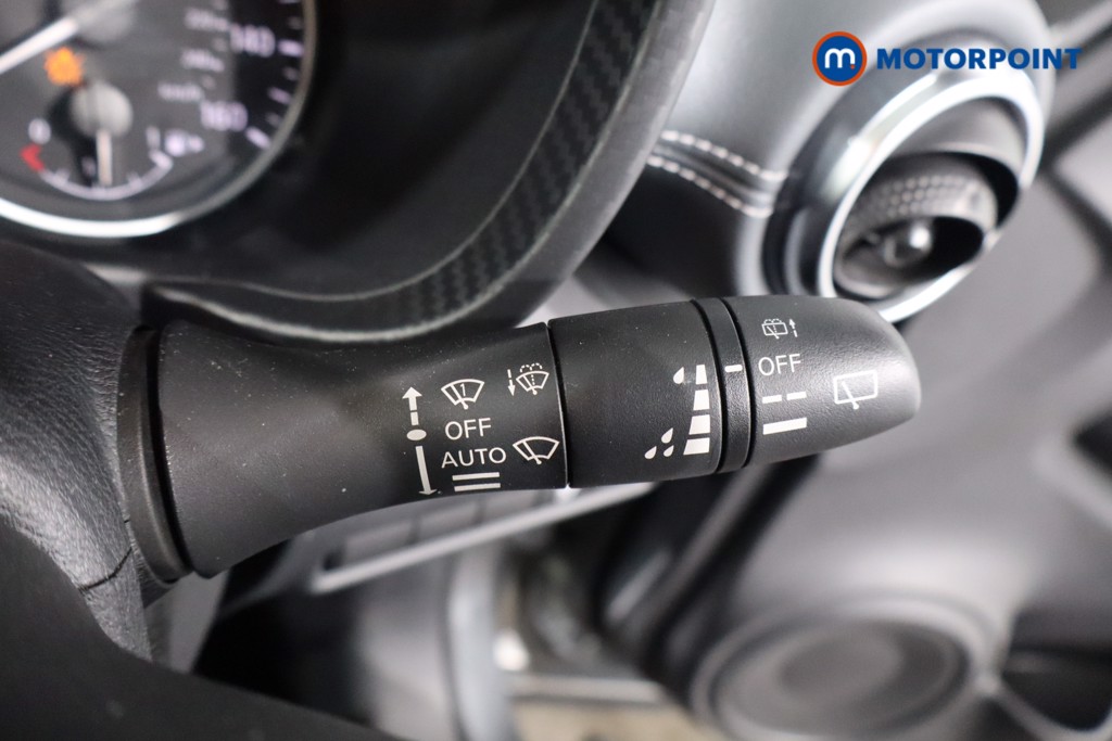 Nissan Juke N-Connecta Manual Petrol SUV - Stock Number (1576868) - 16th supplementary image