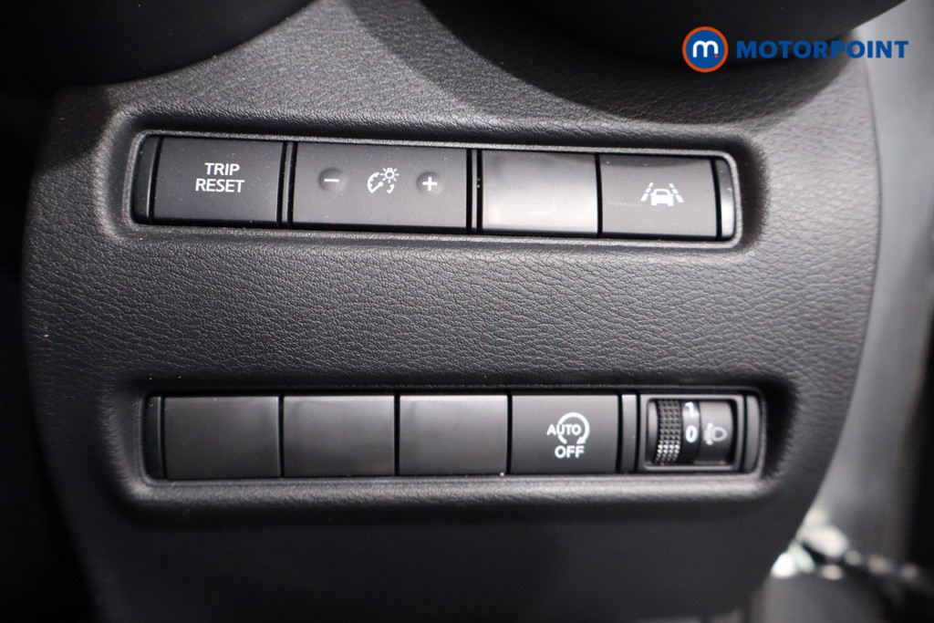Nissan Juke N-Connecta Manual Petrol SUV - Stock Number (1576868) - 20th supplementary image
