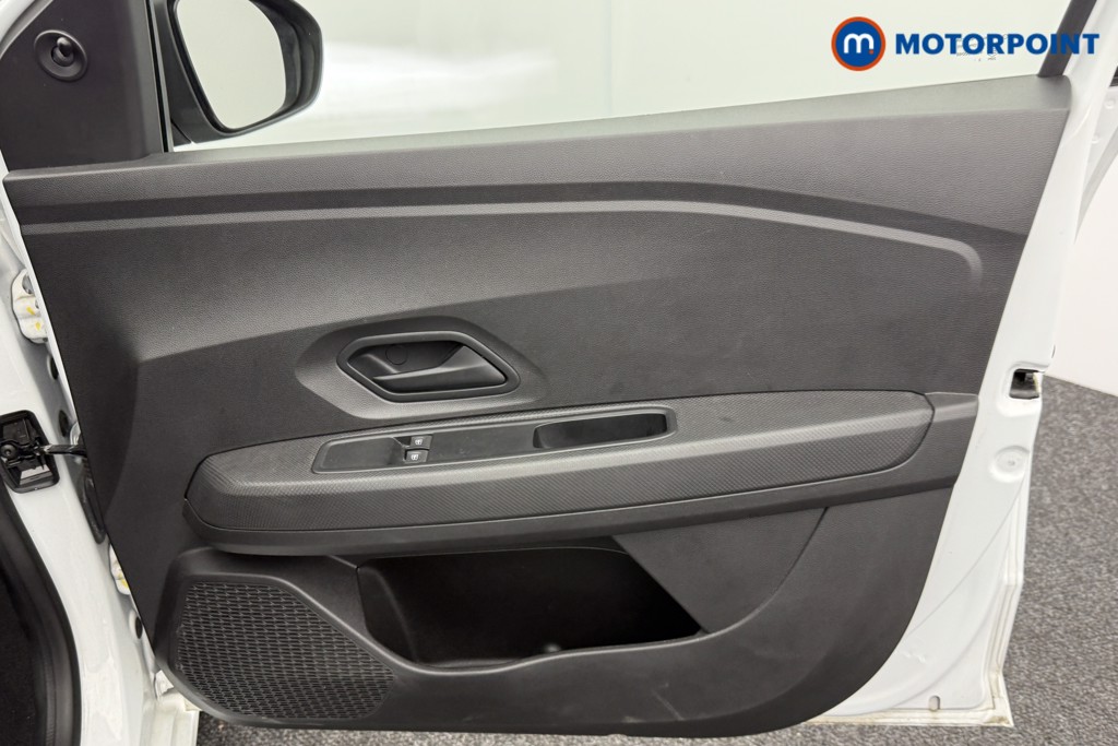 Dacia Sandero Essential Manual Petrol Hatchback - Stock Number (1577256) - 11th supplementary image