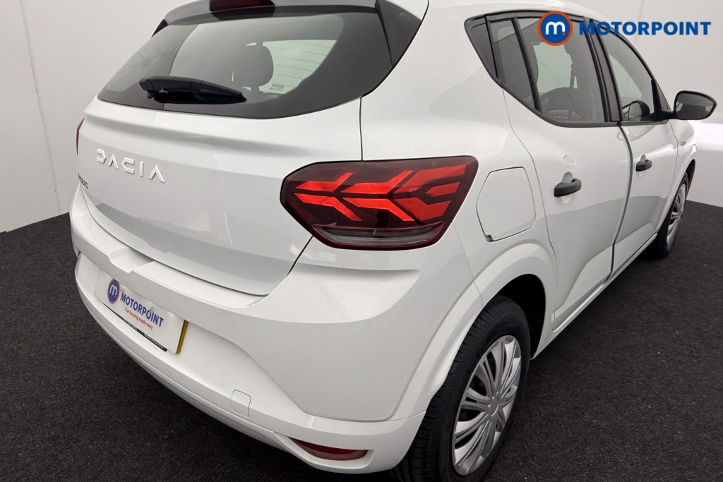 Dacia Sandero Essential Manual Petrol Hatchback - Stock Number (1577256) - 18th supplementary image
