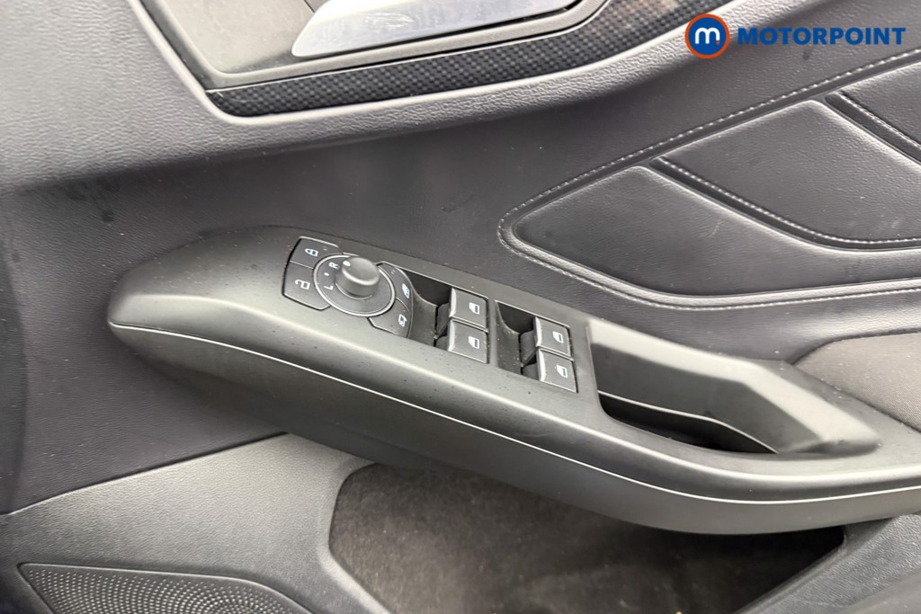 Ford Focus St-Line Edition Manual Petrol Hatchback - Stock Number (1577651) - 15th supplementary image