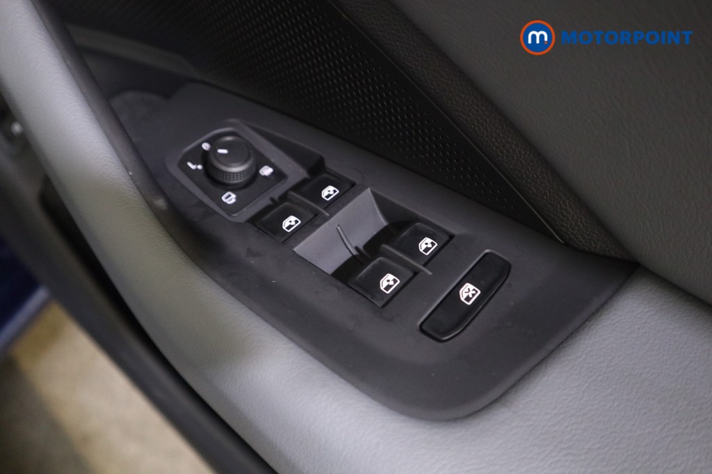 Volkswagen Passat Life Automatic Petrol Plug-In Hybrid Estate - Stock Number (1578134) - 9th supplementary image