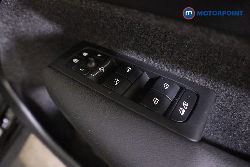 Volvo Xc40 Plus Automatic Petrol SUV - Stock Number (1578280) - 9th supplementary image