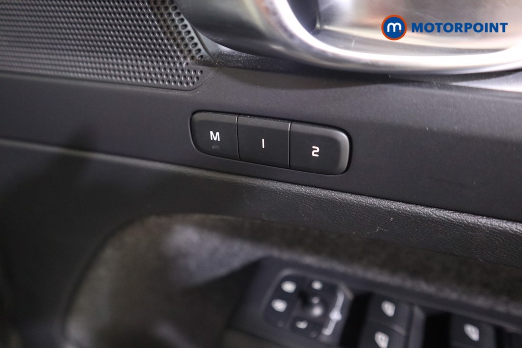 Volvo Xc40 Plus Automatic Petrol SUV - Stock Number (1578280) - 10th supplementary image