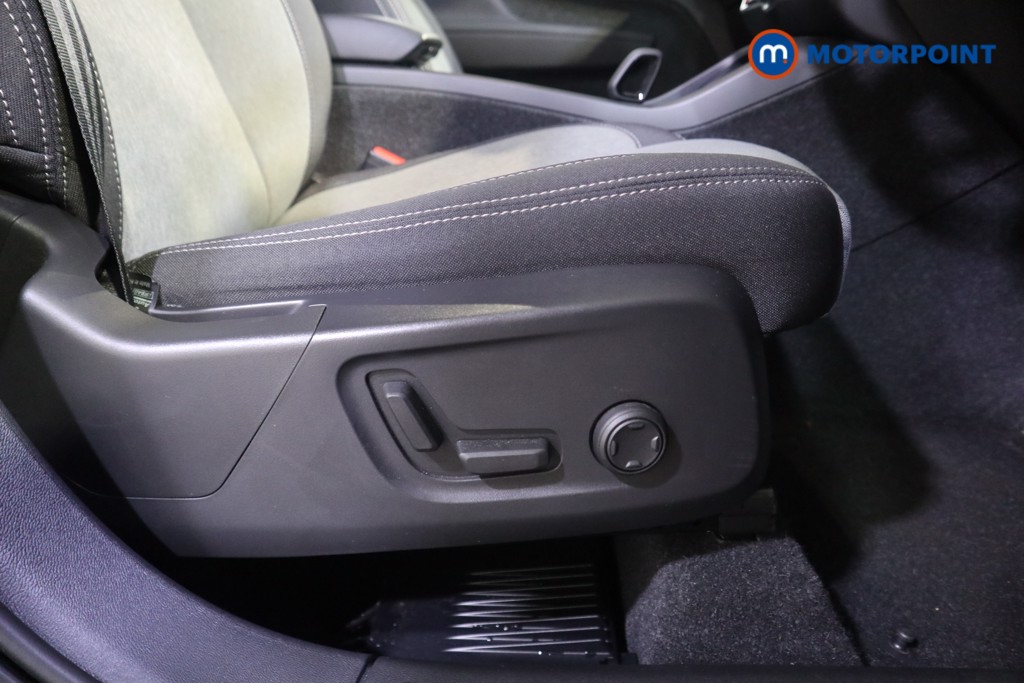 Volvo Xc40 Plus Automatic Petrol SUV - Stock Number (1578280) - 11th supplementary image