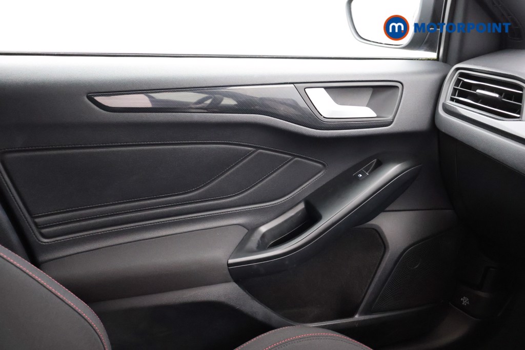 Ford Focus St-Line Manual Petrol Hatchback - Stock Number (1578945) - 8th supplementary image