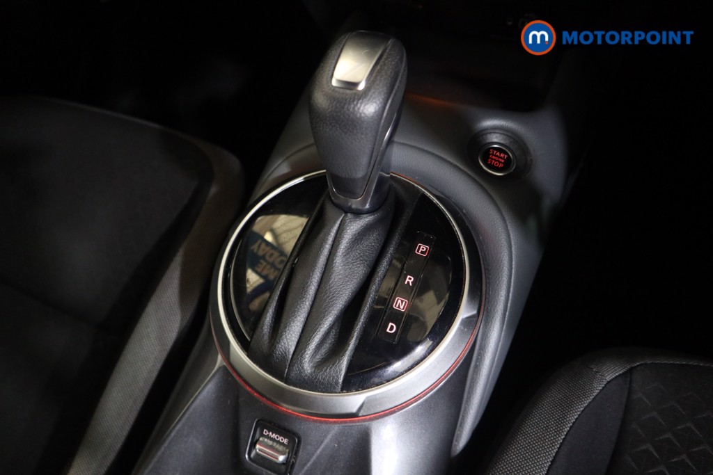 Nissan Juke N-Connecta Automatic Petrol SUV - Stock Number (1579391) - 8th supplementary image