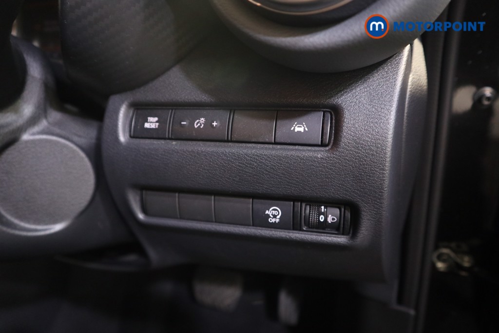 Nissan Juke N-Connecta Automatic Petrol SUV - Stock Number (1579391) - 9th supplementary image