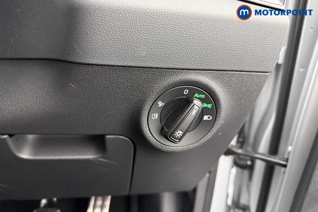 Skoda Karoq Sportline Edition Manual Petrol SUV - Stock Number (1580027) - 16th supplementary image