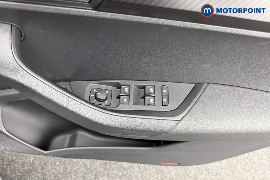 Skoda Karoq Sportline Edition Manual Petrol SUV - Stock Number (1580027) - 17th supplementary image