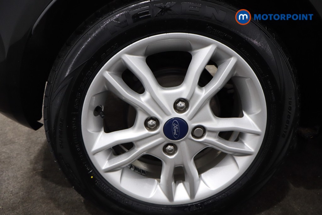 Ford Fiesta Zetec Manual Petrol Hatchback - Stock Number (1580938) - 9th supplementary image