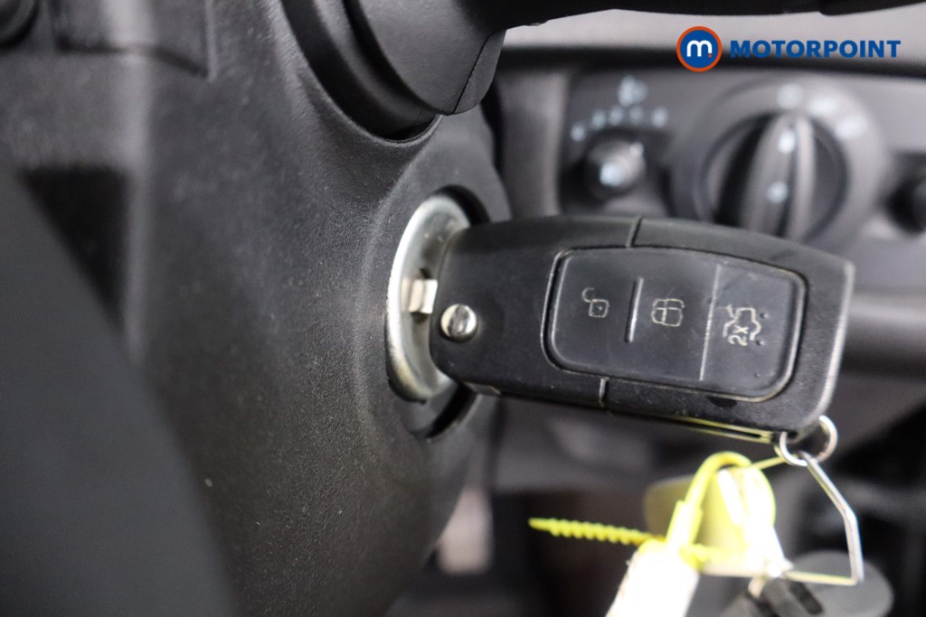 Ford Fiesta Zetec Manual Petrol Hatchback - Stock Number (1580938) - 13th supplementary image