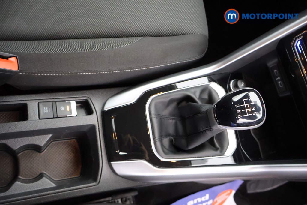 Volkswagen T-Roc Life Manual Petrol SUV - Stock Number (1580974) - 6th supplementary image
