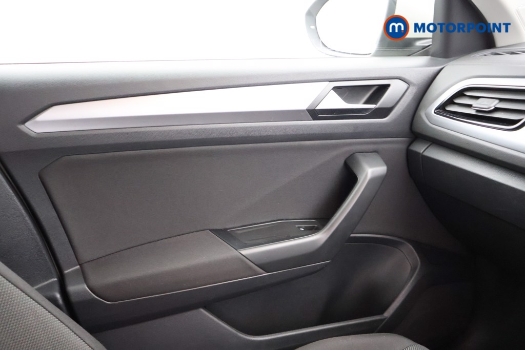 Volkswagen T-Roc Life Manual Petrol SUV - Stock Number (1580974) - 8th supplementary image