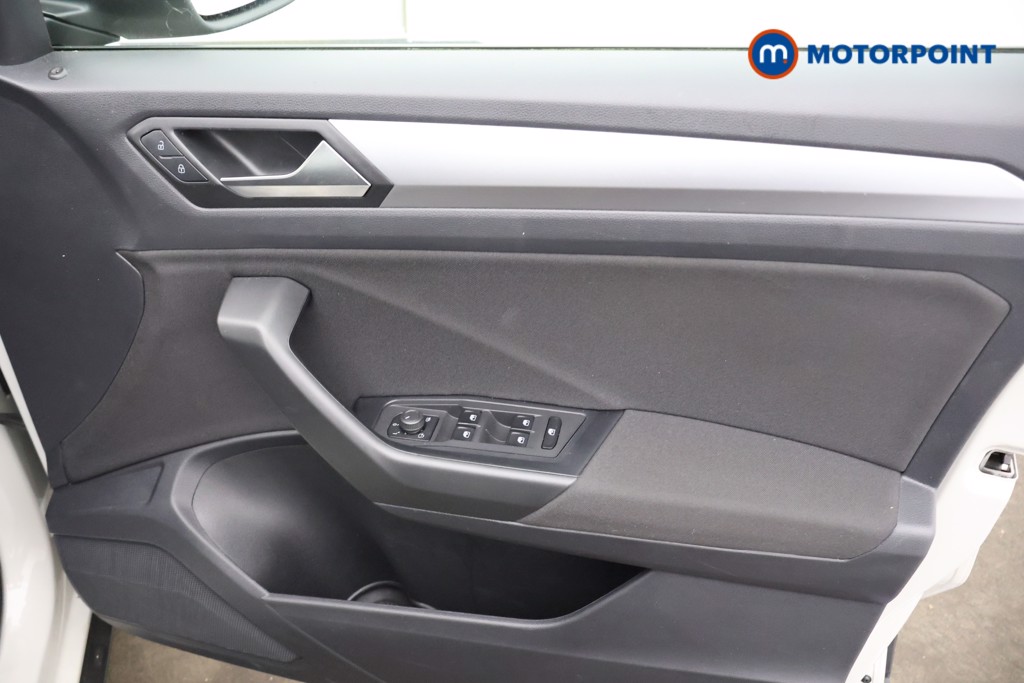 Volkswagen T-Roc Life Manual Petrol SUV - Stock Number (1580974) - 9th supplementary image