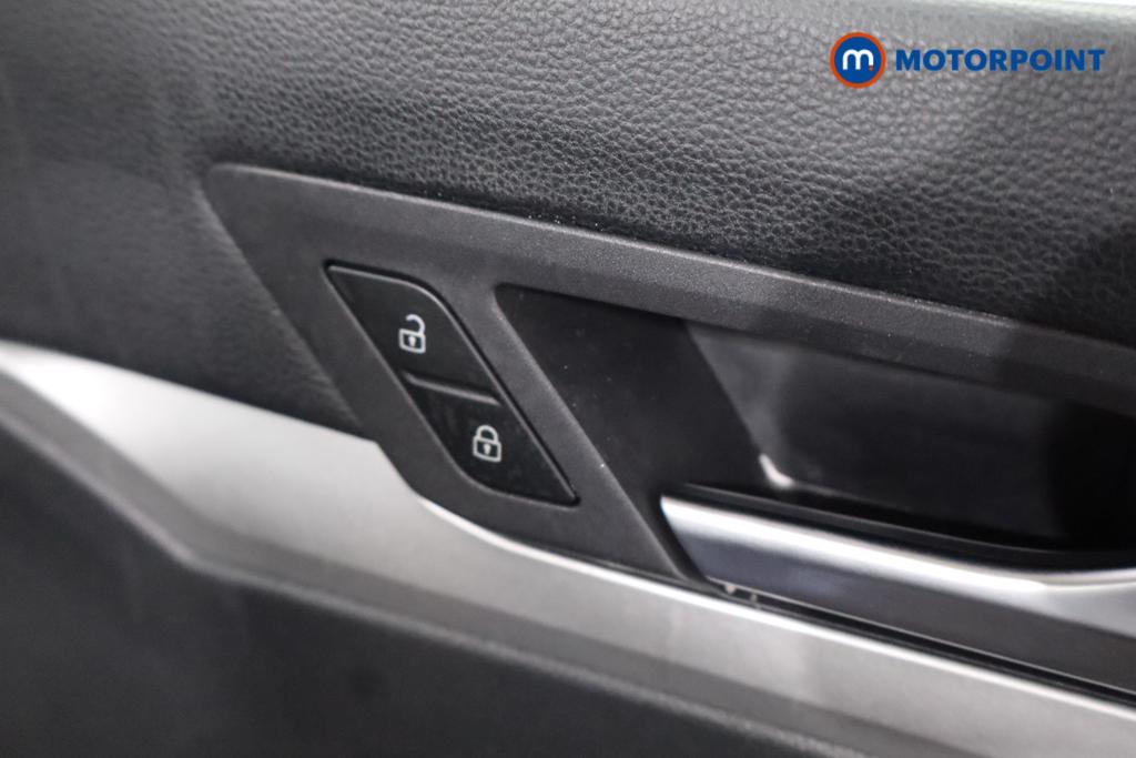 Volkswagen Golf Life Manual Petrol Hatchback - Stock Number (1581359) - 11th supplementary image