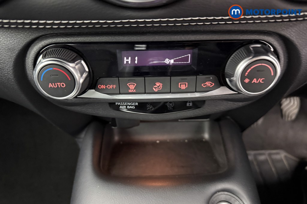 Nissan Juke N-Connecta Manual Petrol SUV - Stock Number (1581372) - 12th supplementary image