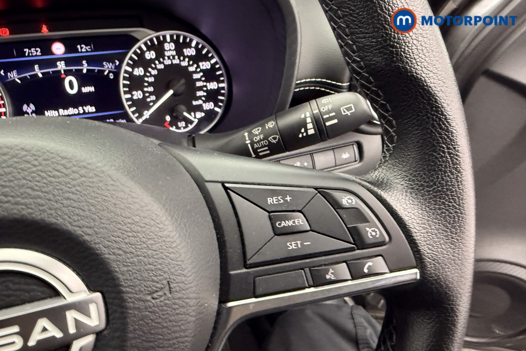 Nissan Juke N-Connecta Manual Petrol SUV - Stock Number (1581372) - 15th supplementary image