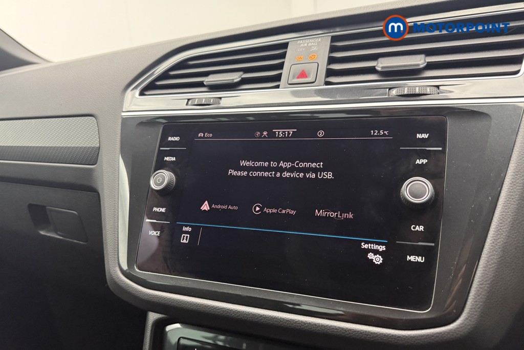 Volkswagen Tiguan R-Line Automatic Petrol SUV - Stock Number (1581433) - 12th supplementary image