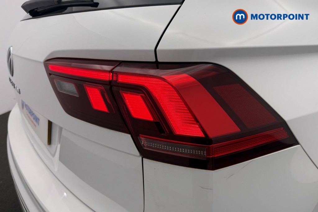 Volkswagen Tiguan R-Line Automatic Petrol SUV - Stock Number (1581433) - 18th supplementary image