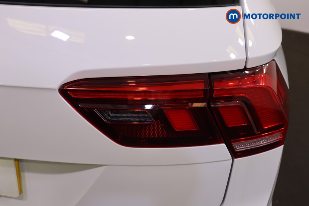 Volkswagen Tiguan R-Line Automatic Petrol SUV - Stock Number (1581436) - 32nd supplementary image