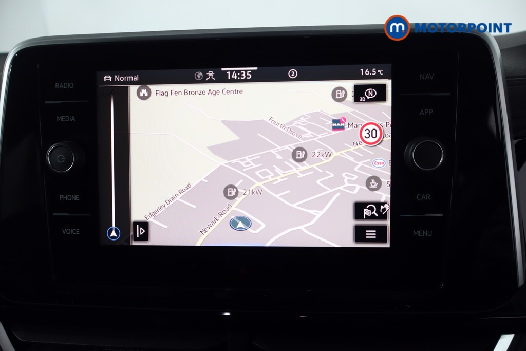 Volkswagen T-Roc R-Line Manual Petrol SUV - Stock Number (1581792) - 2nd supplementary image