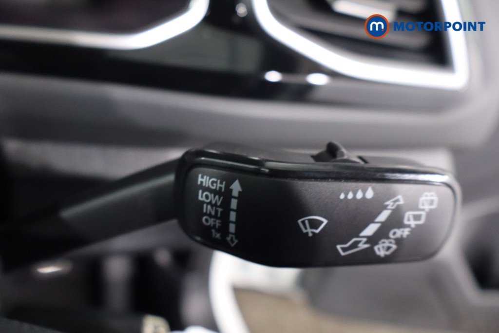 Volkswagen T-Roc R-Line Manual Petrol SUV - Stock Number (1581792) - 19th supplementary image
