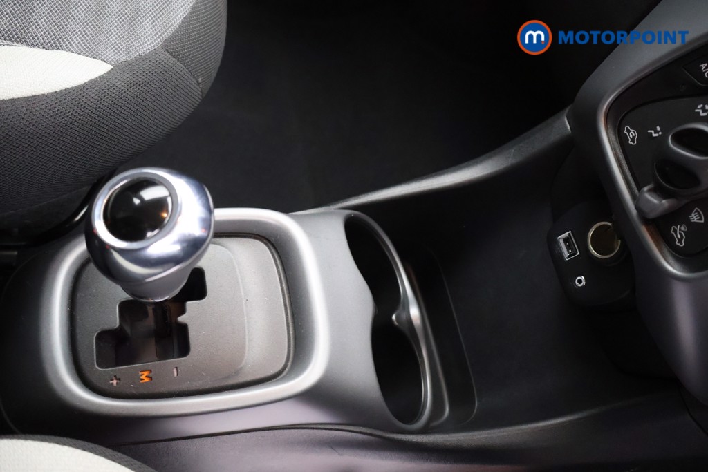 Toyota Aygo X-Play Automatic Petrol Hatchback - Stock Number (1581810) - 6th supplementary image
