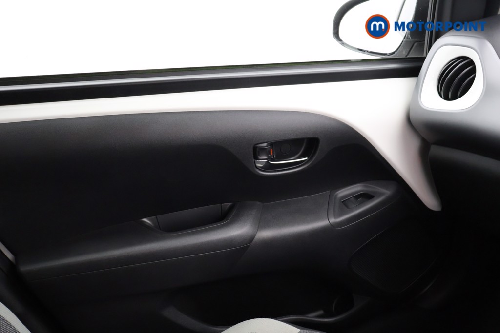 Toyota Aygo X-Play Automatic Petrol Hatchback - Stock Number (1581810) - 8th supplementary image