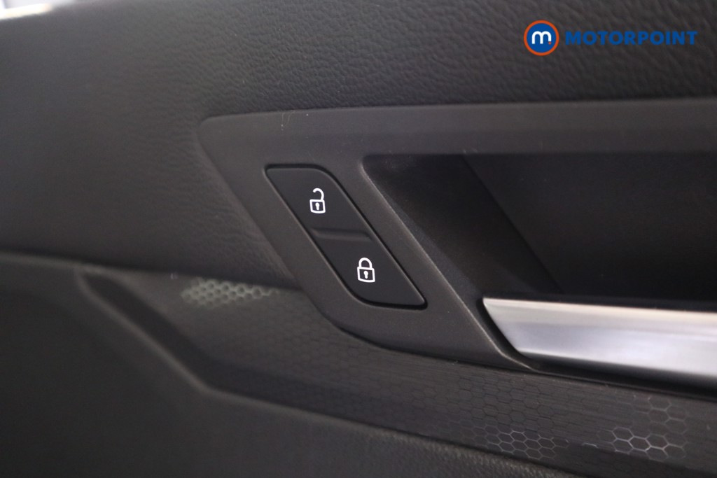 Volkswagen Golf GTI Automatic Petrol Hatchback - Stock Number (1582295) - 11th supplementary image