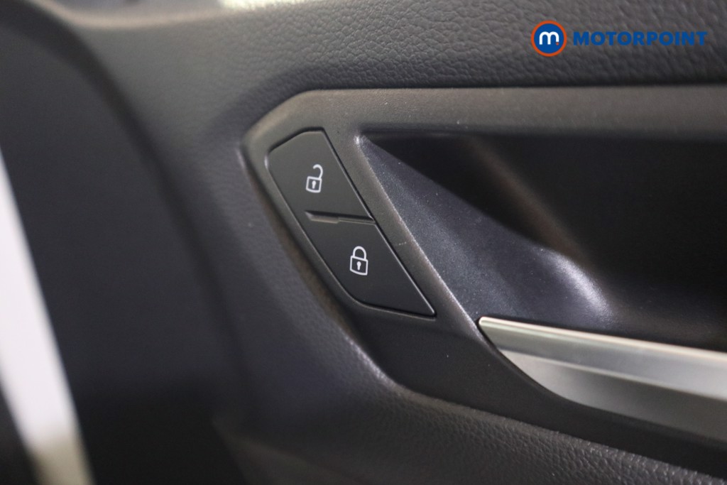 Volkswagen T-Roc Life Manual Petrol SUV - Stock Number (1582309) - 10th supplementary image