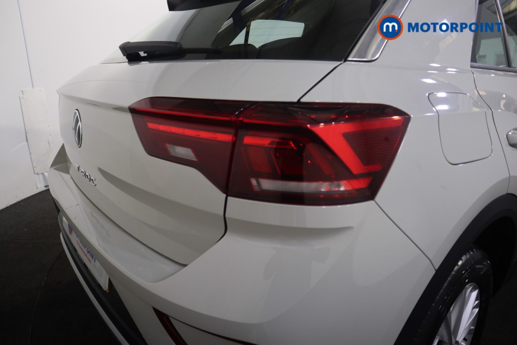 Volkswagen T-Roc Life Manual Petrol SUV - Stock Number (1582309) - 21st supplementary image