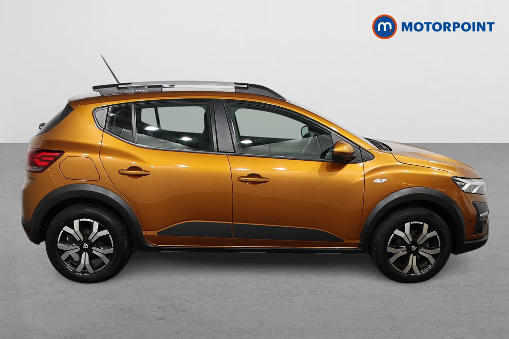 Dacia Sandero Stepway Prestige Manual Petrol Hatchback - Stock Number (1582511) - Drivers side