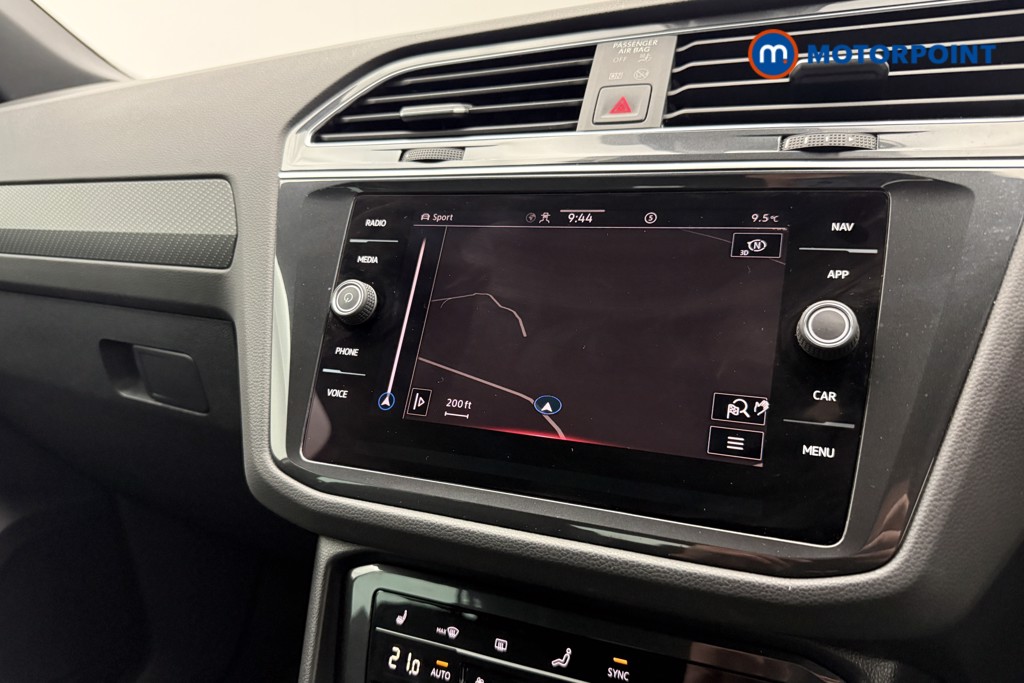Volkswagen Tiguan R-Line Automatic Petrol SUV - Stock Number (1582587) - 12th supplementary image