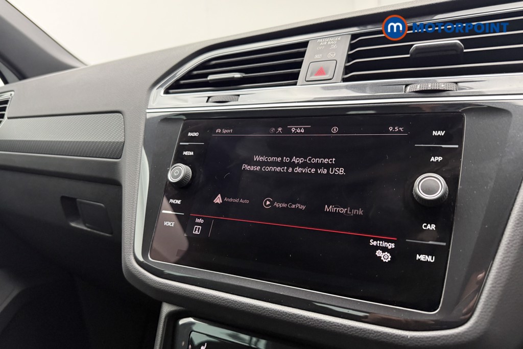 Volkswagen Tiguan R-Line Automatic Petrol SUV - Stock Number (1582587) - 13th supplementary image