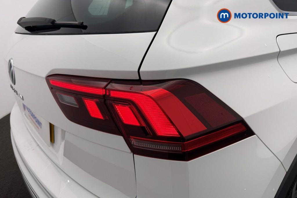 Volkswagen Tiguan R-Line Automatic Petrol SUV - Stock Number (1582587) - 22nd supplementary image