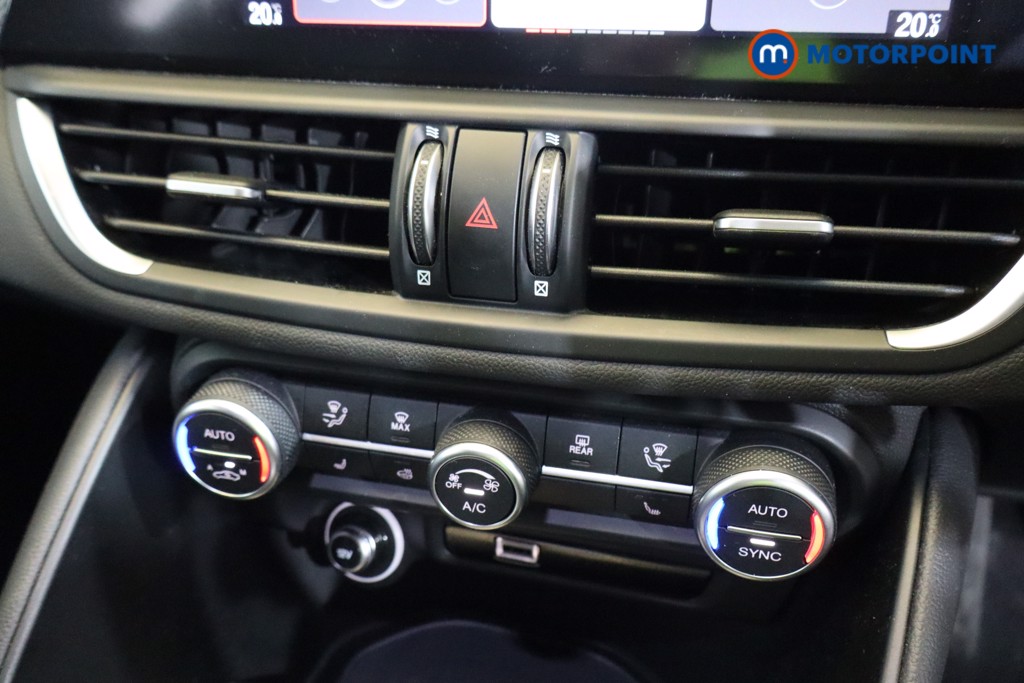 Alfa Romeo Giulia Competizione Automatic Petrol Saloon - Stock Number (1582593) - 12th supplementary image