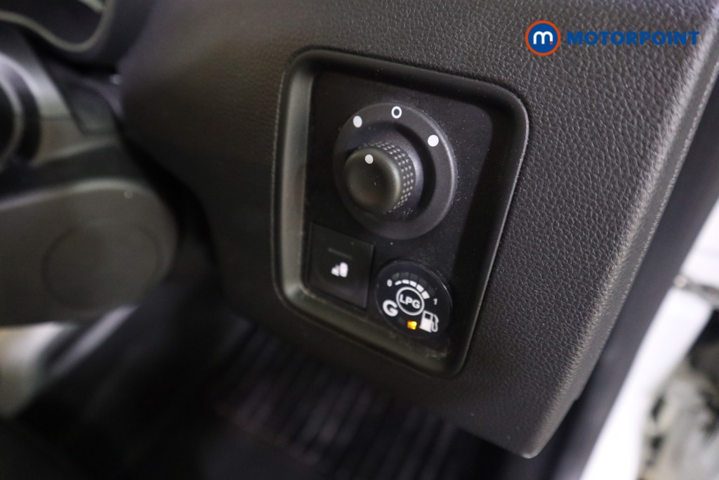 Dacia Duster Prestige Manual Petrol-Lpg SUV - Stock Number (1583032) - 9th supplementary image