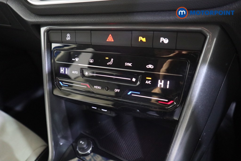 Volkswagen T-Roc Style Manual Petrol SUV - Stock Number (1583137) - 7th supplementary image