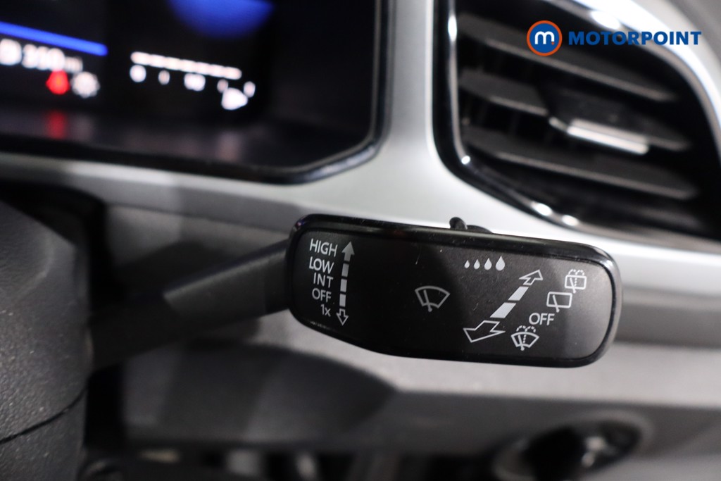 Volkswagen T-Roc Life Manual Petrol SUV - Stock Number (1583630) - 18th supplementary image