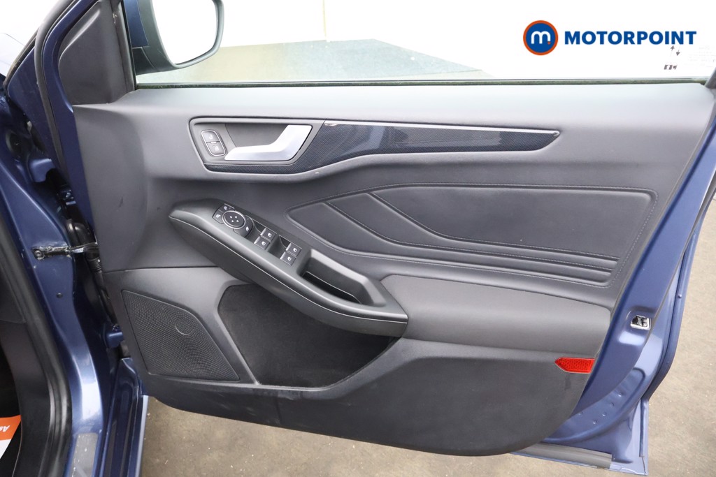 Ford Focus St-Line Manual Petrol Estate - Stock Number (1570376) - 9th supplementary image
