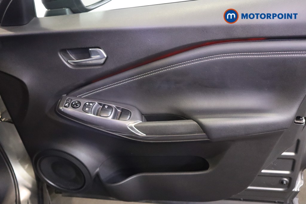Nissan Juke Tekna Manual Petrol SUV - Stock Number (1570407) - 13th supplementary image