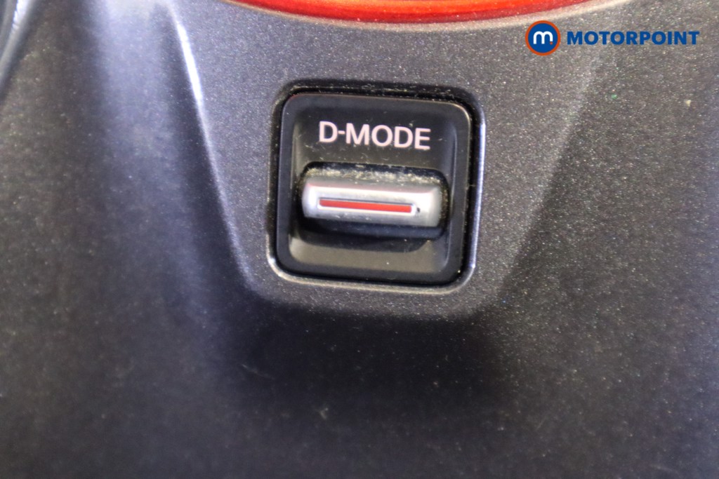 Nissan Juke Tekna Manual Petrol SUV - Stock Number (1570407) - 23rd supplementary image