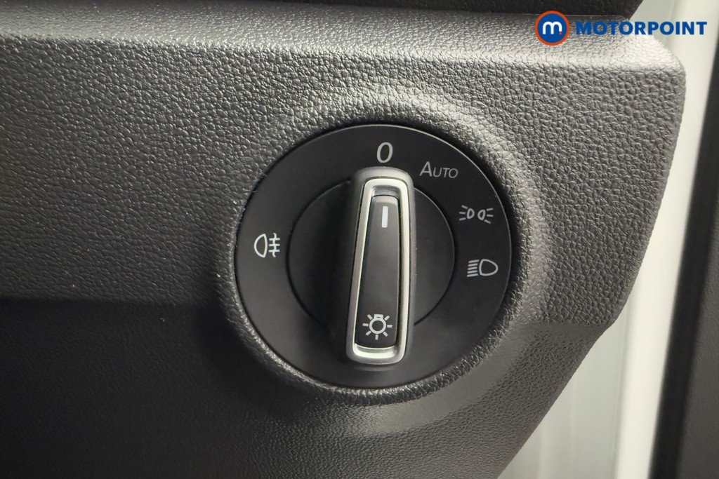 Volkswagen T-Roc SE Manual Petrol SUV - Stock Number (1571229) - 17th supplementary image