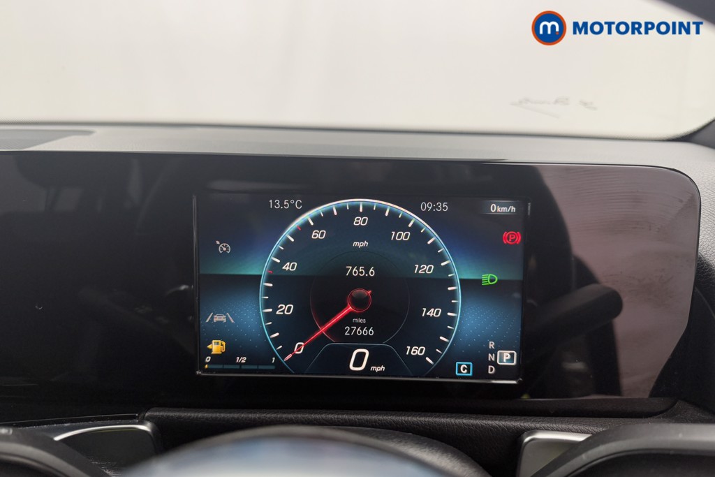 Mercedes-Benz GLB Amg Line Automatic Petrol SUV - Stock Number (1572594) - 3rd supplementary image