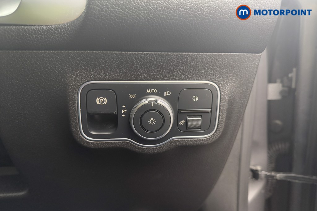 Mercedes-Benz GLB Amg Line Automatic Petrol SUV - Stock Number (1572594) - 16th supplementary image