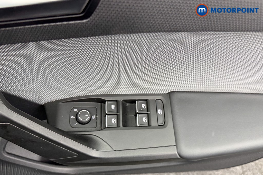 Seat Leon Se Dynamic Manual Petrol Hatchback - Stock Number (1573747) - 16th supplementary image